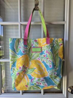 Lilly Pullitzer For Estee Lauder Bright Lemon Tote Bag
